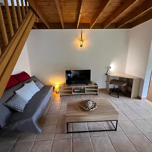Villa Au Calme Avec Jacuzzi, Le Boursoie, Les Abymes